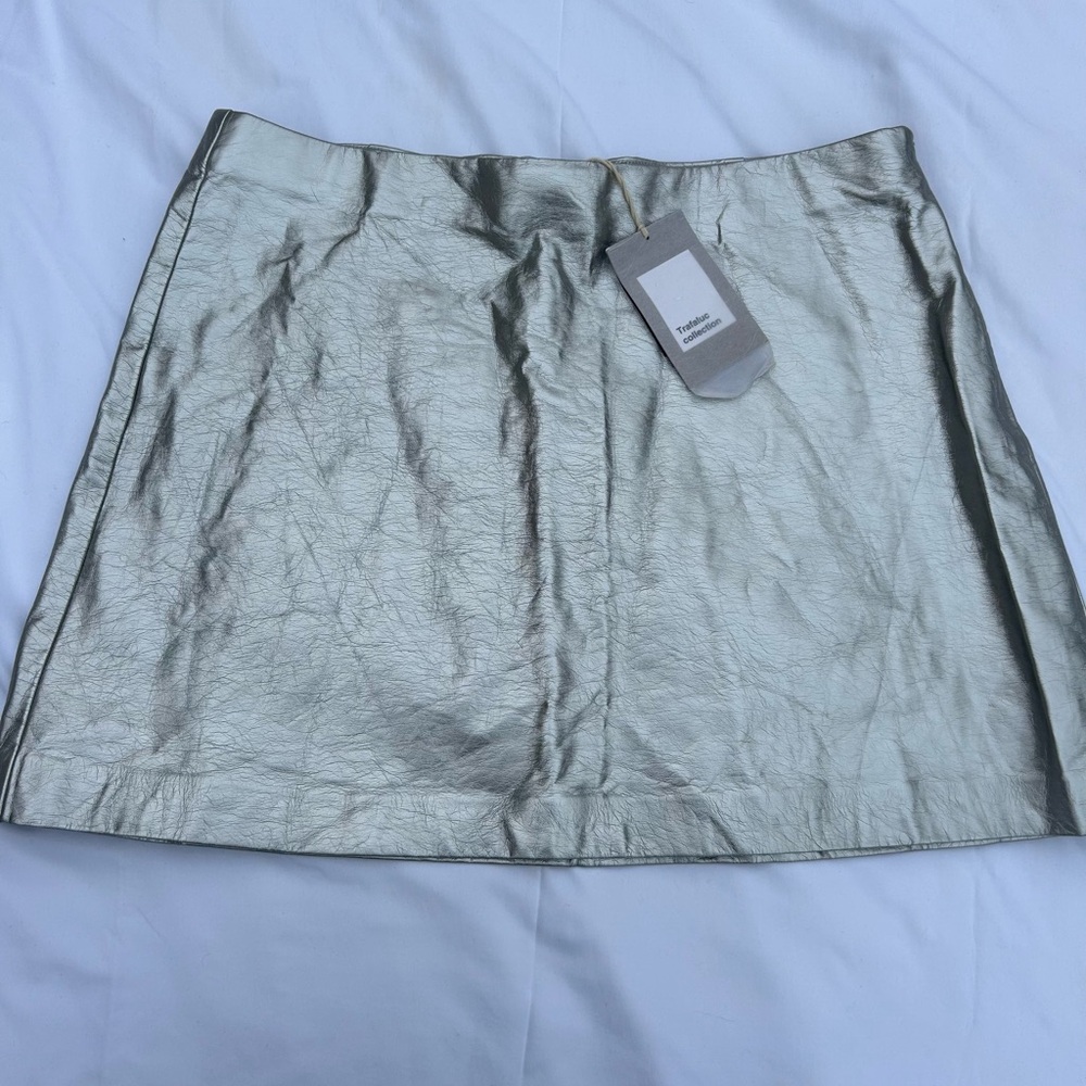 Metallic silver faux leather mini skirt